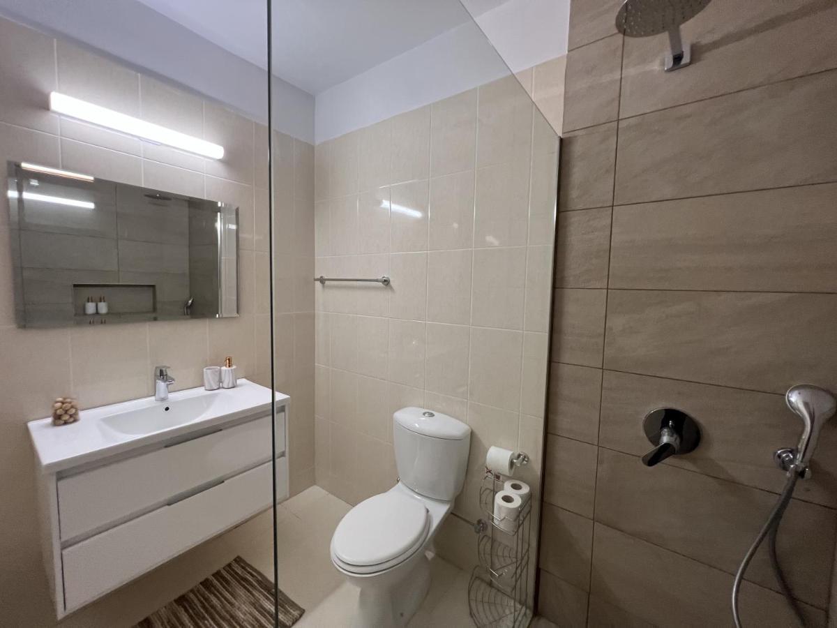 Royal-Seacrest Paphos-Center Vip Apartment Exterior photo